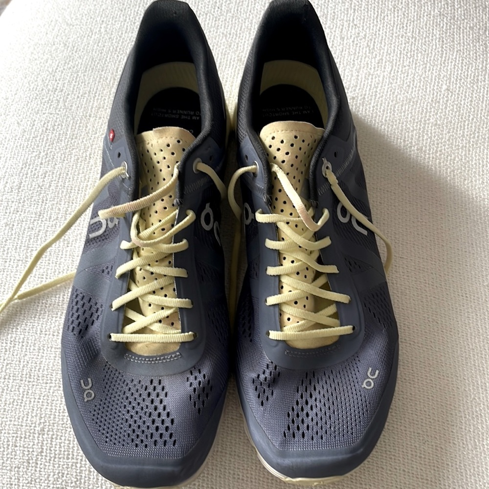 Womens on cloud grey yellow. Gently used condition. Great condition!